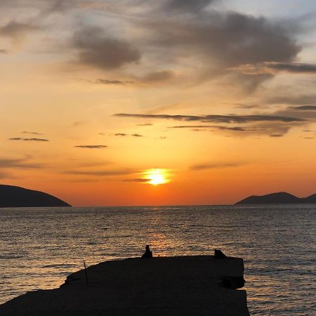 Lungomare Apartment Vlorë Екстериор снимка