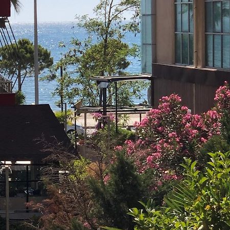 Lungomare Apartment Vlorë Екстериор снимка