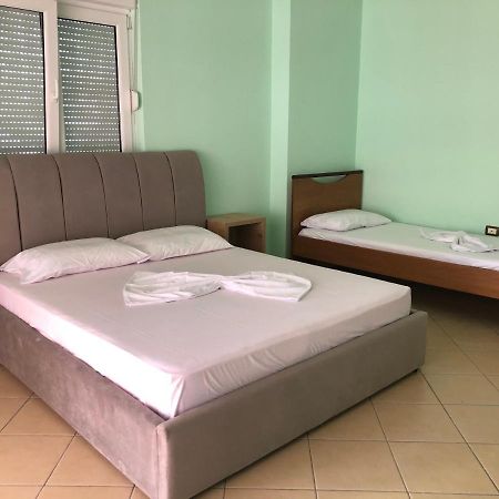 Lungomare Apartment Vlorë Екстериор снимка