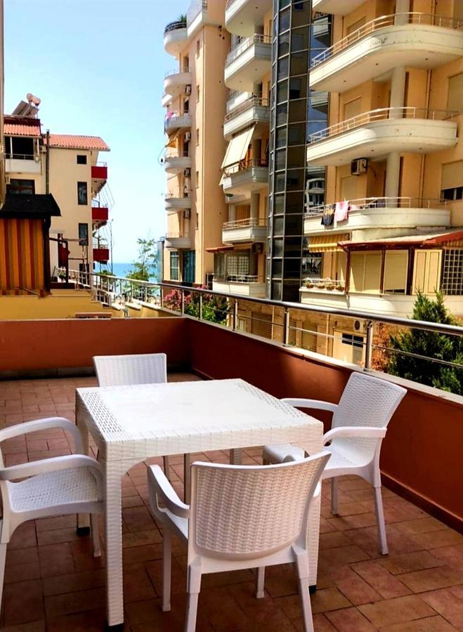Lungomare Apartment Vlorë Екстериор снимка