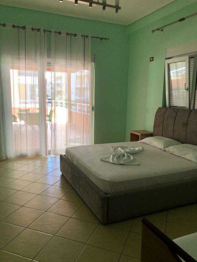 Lungomare Apartment Vlorë Екстериор снимка